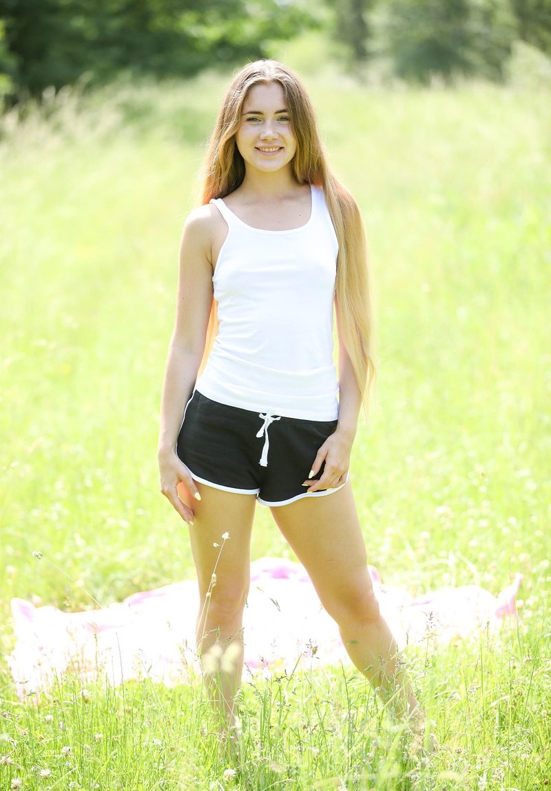 Оксана, 18
